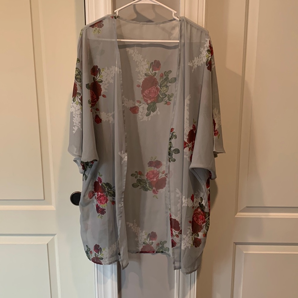 NWOT Lightweight and Cute Shirt